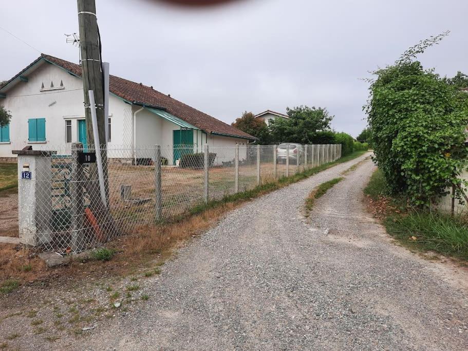 Charmant T2, Cl 3 Etoiles, 4 Lits, 4 Personnes Et 1Enfant, Parking Et Terrasse Saint-Sever (Landes) Exterior foto
