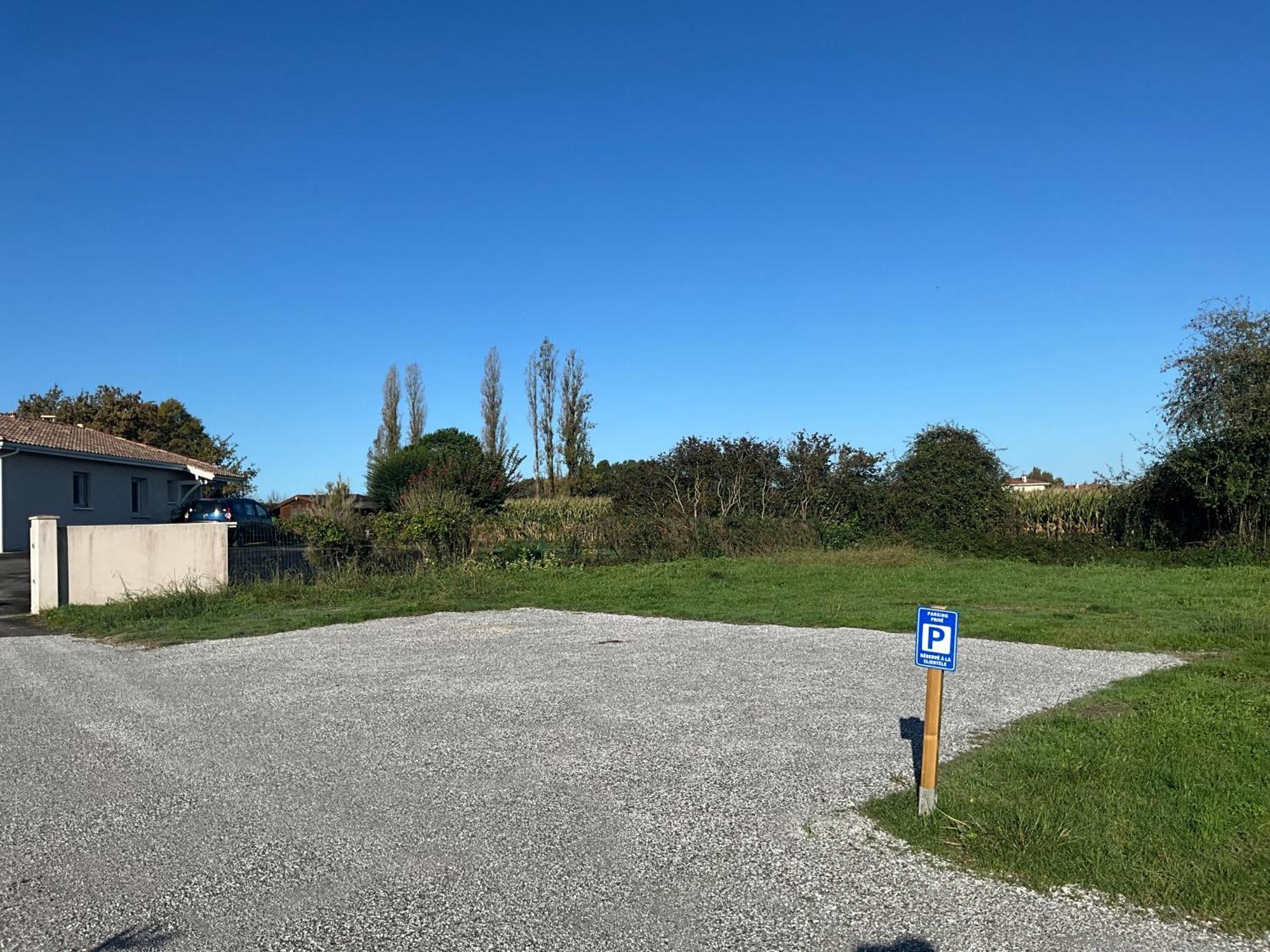 Charmant T2, Cl 3 Etoiles, 4 Lits, 4 Personnes Et 1Enfant, Parking Et Terrasse Saint-Sever (Landes) Exterior foto